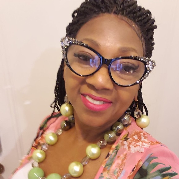 Meet your Posher, Robin - Picture 1 of 1